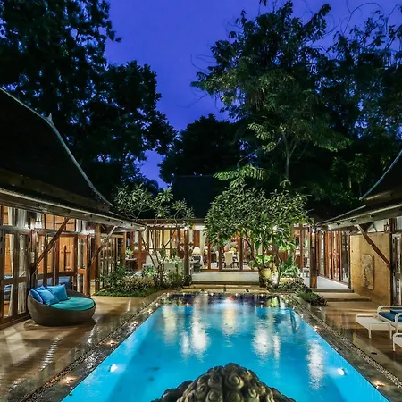 Luxury Hannah Villas